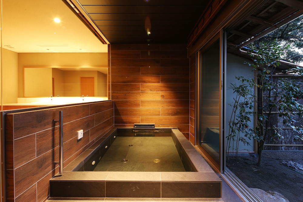 雲井の間 バスルーム0 | 文珠荘 松露亭