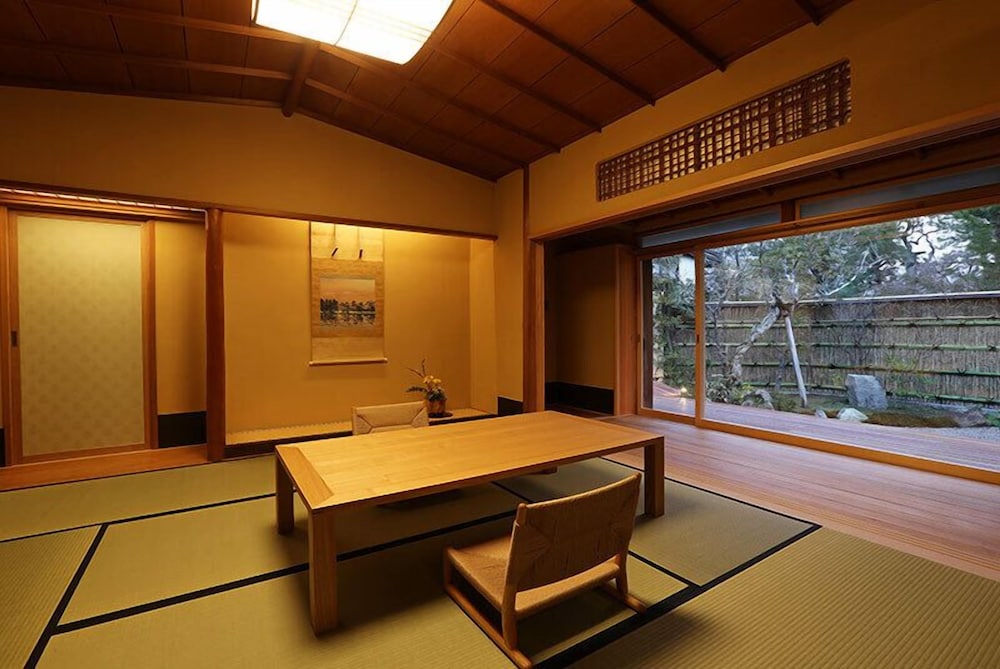 浮橋の間 客室3 | 文珠荘 松露亭