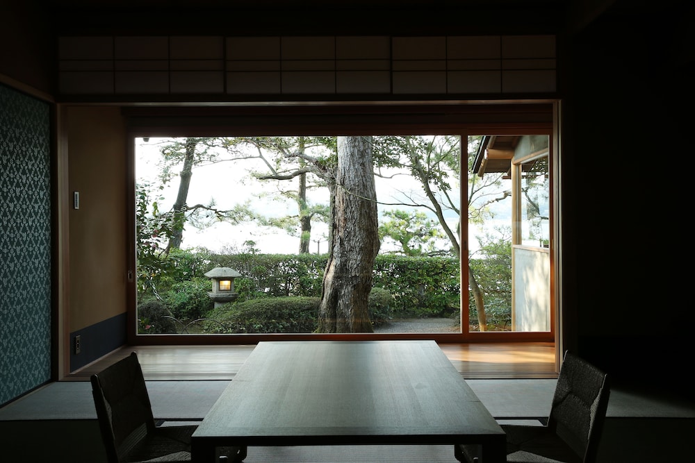 ラグジュアリー ツインルーム 部屋からの景観0 | 文珠荘 松露亭