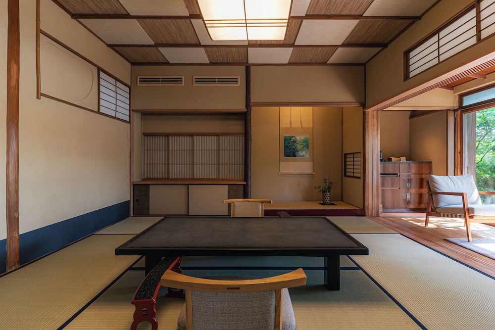 松琴の間 客室3 | 文珠荘 松露亭