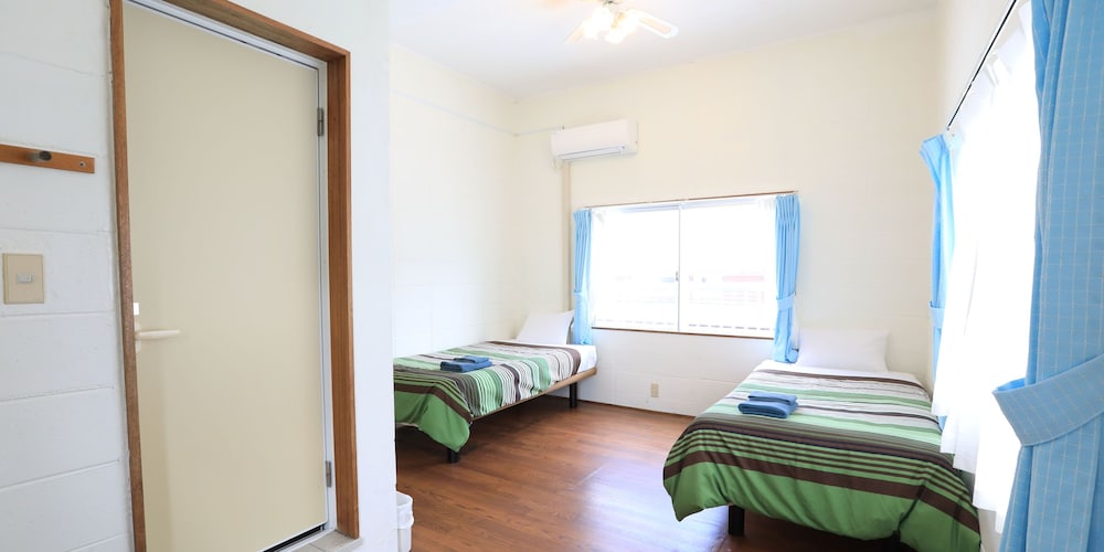 ペンション(ツインルーム) 禁煙 バス・トイレ付 客室1 | シー フレンド