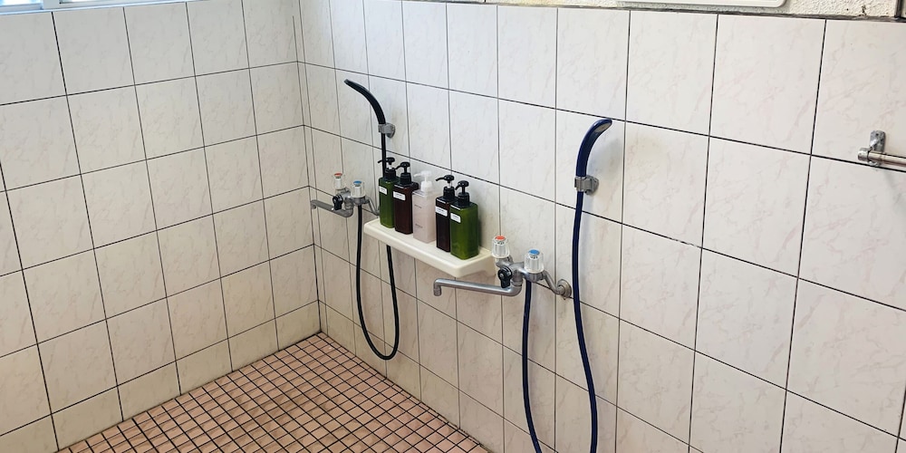 民宿(和室)シャワー・トイレ共同(定員1-2名) バスルーム0 | シー フレンド