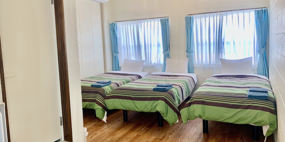 ペンション(トリプルルーム) 禁煙 バス・トイレ付 | シー フレンド