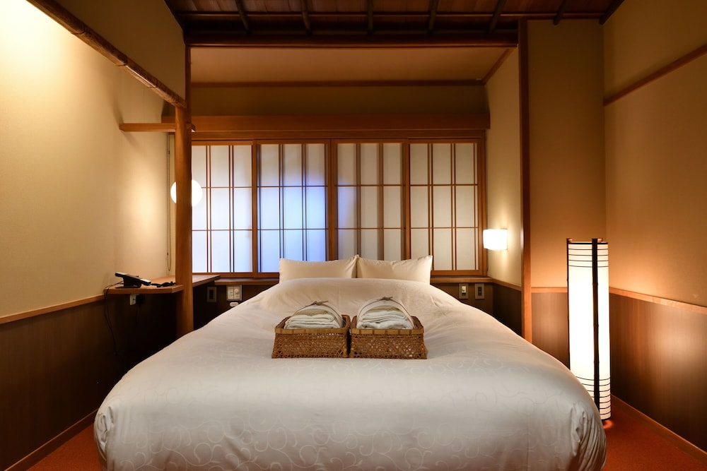 菜花 ダブルベッドルーム 禁煙 | 京小宿 八坂 ゆとね