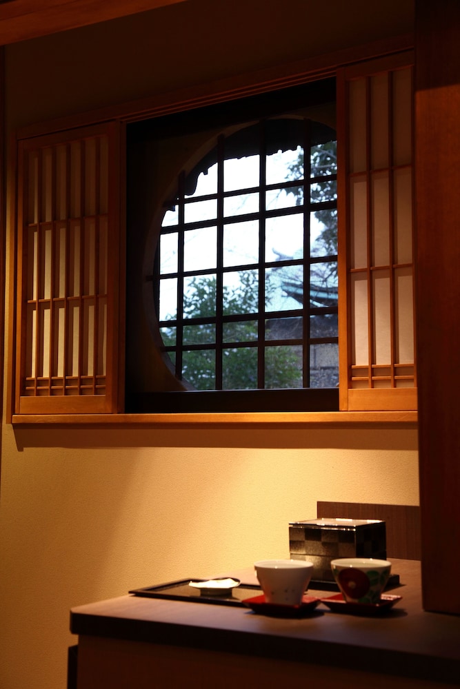 群青 ツインベッドルーム 禁煙 客室2 | 京小宿 八坂 ゆとね