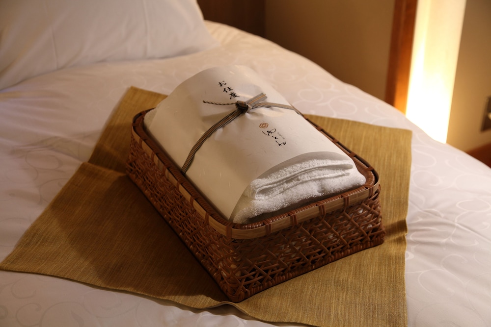 菜花 ダブルベッドルーム 禁煙 客室1 | 京小宿 八坂 ゆとね