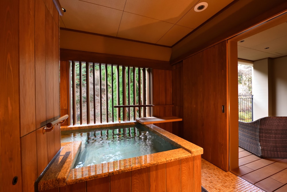 露天風呂付セミスイート 禁煙 バスルーム0 | 湯の花温泉　京YUNOHANA RESORT 翠泉
