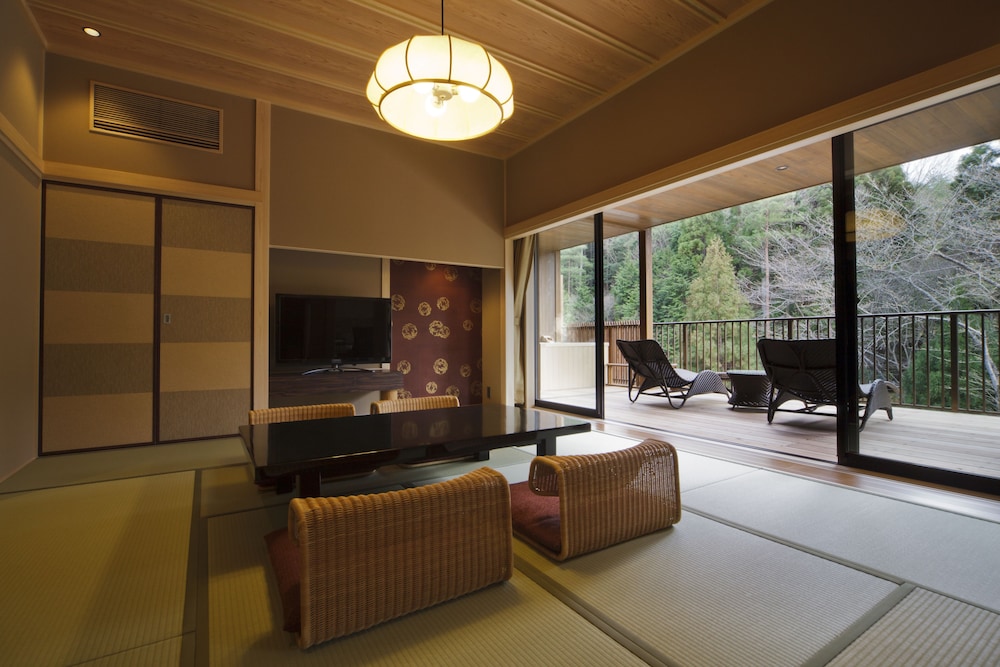 客室1 | 湯の花温泉 京YUNOHANA RESORT 翠泉 客室1 | 湯の花温泉 京YUNOHANA RESORT 翠泉