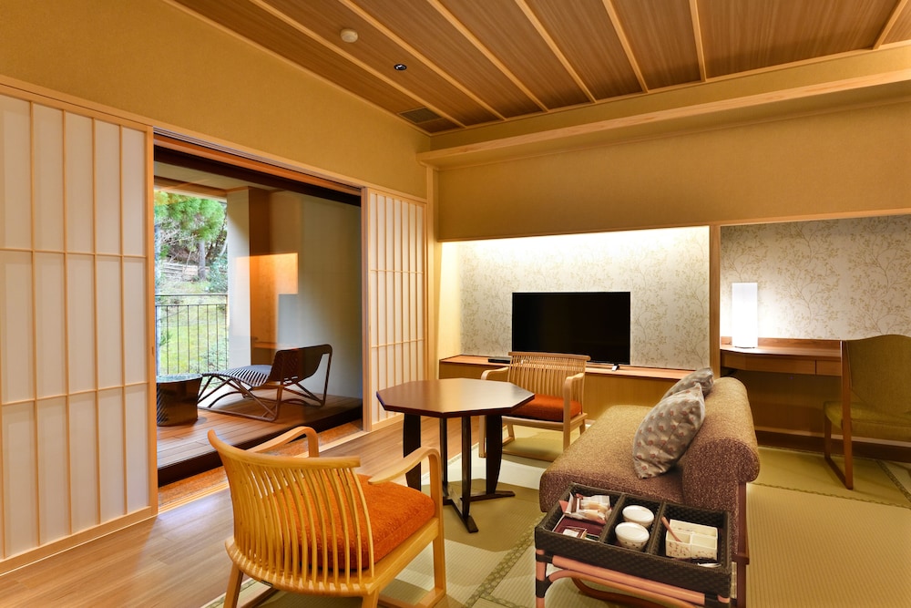 露天風呂付セミスイート 禁煙 | 湯の花温泉　京YUNOHANA RESORT 翠泉