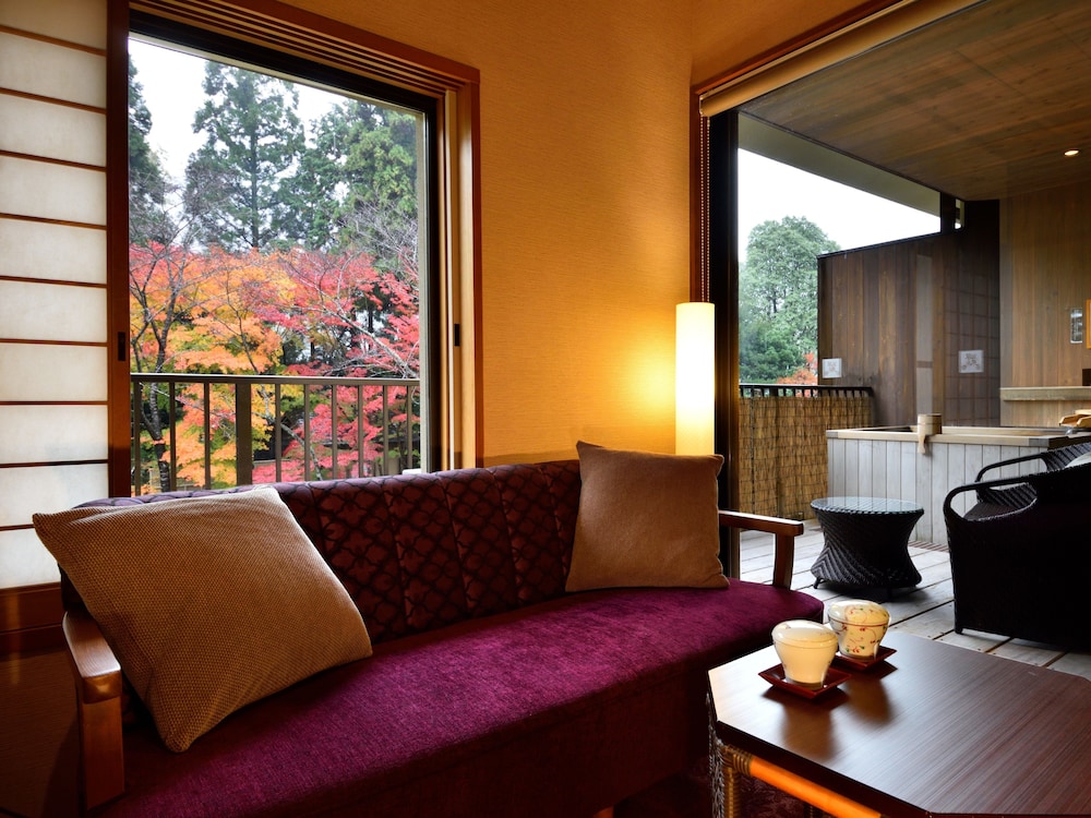 露天風呂付き和室ツイン 客室2 | 湯の花温泉　京YUNOHANA RESORT 翠泉