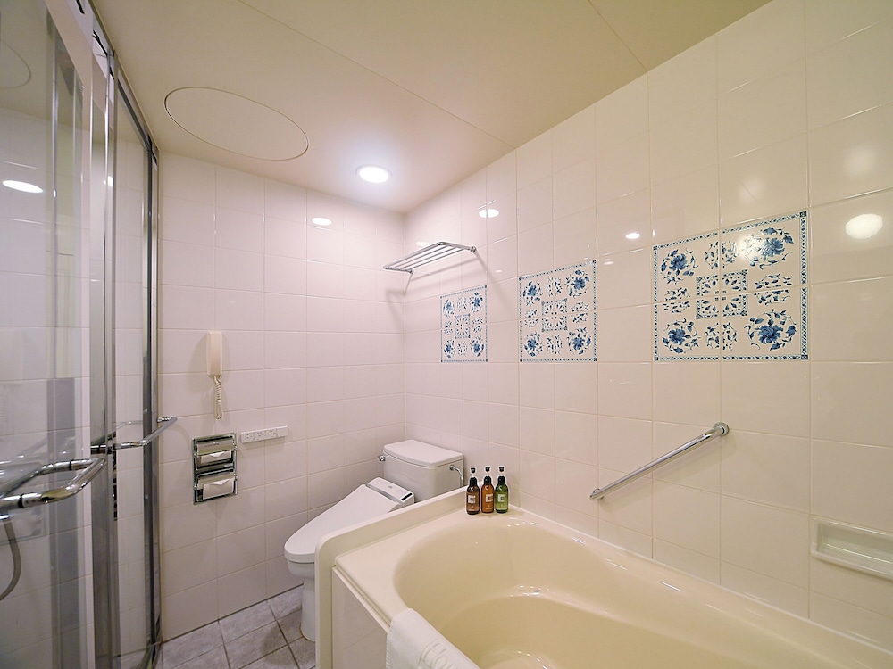 デラックスツインルーム 2名専用 禁煙 バスルーム0 | ホテルプラザ神戸