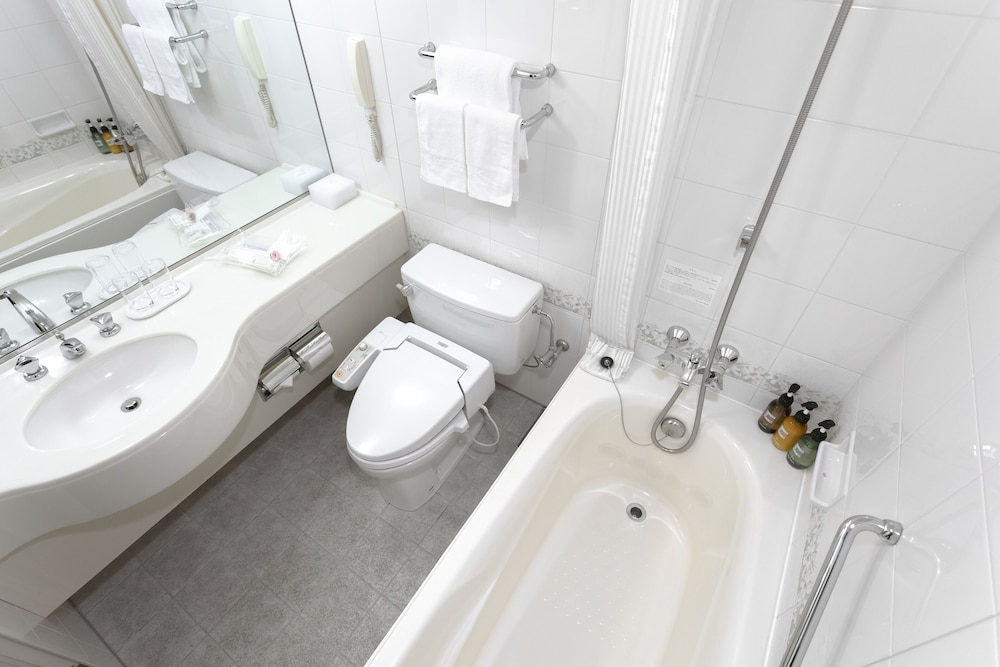 セミダブルルーム 禁煙 バスルーム0 | ホテルプラザ神戸