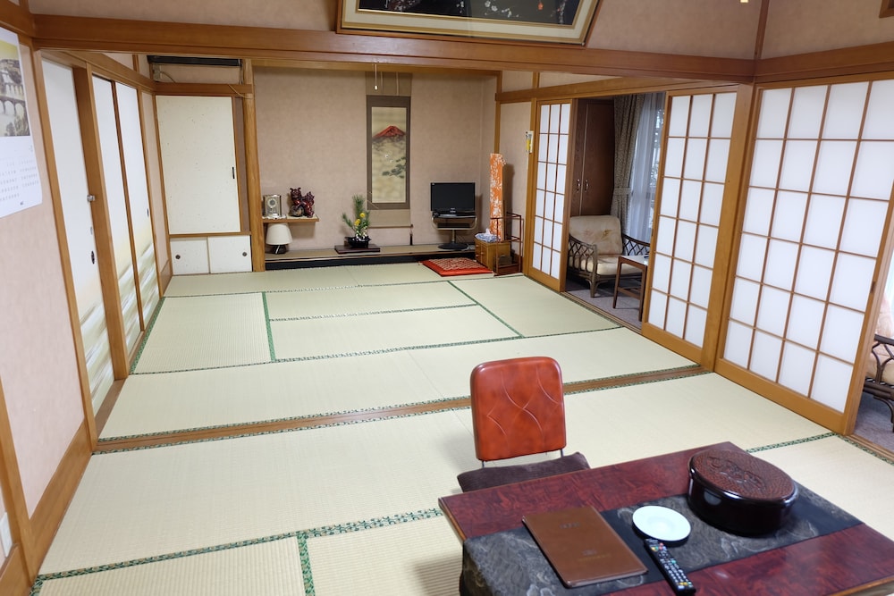 4 人部屋 | 日の出屋旅館