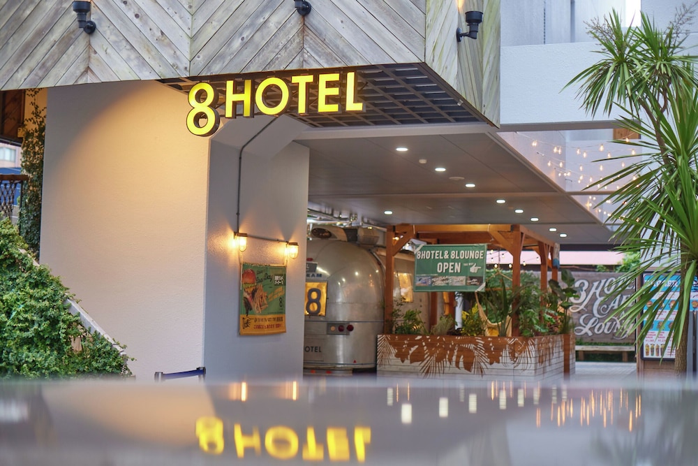 8HOTEL