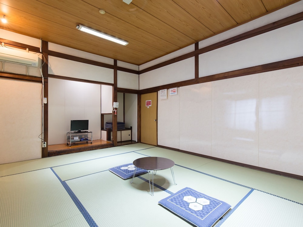 和室（10畳） 客室1 | 山本旅館