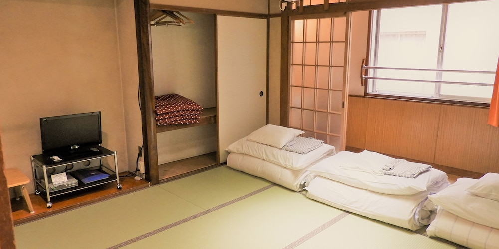 和室（8畳) | 山本旅館