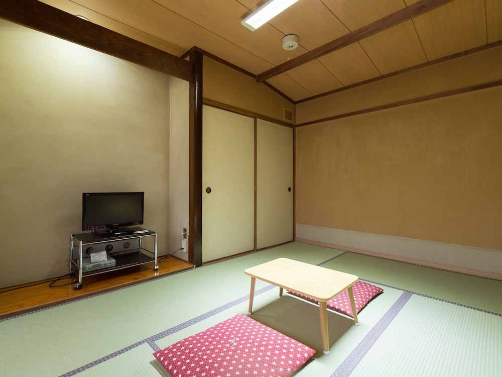 和室（6畳） 客室2 | 山本旅館