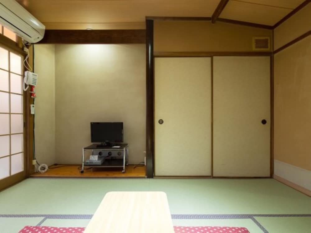 和室（6畳） 客室4 | 山本旅館