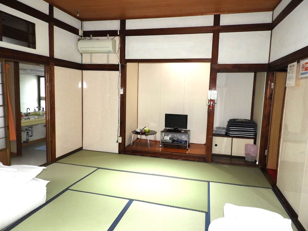 和室（10畳） 客室5 | 山本旅館