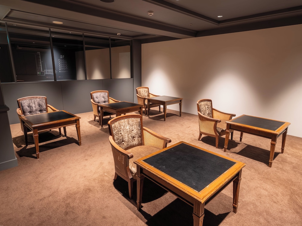 Twin Room, 4 PM check in, Men Only (With Spa Option, Tattoo may not be permitted. Pay at the hotel.) リビング エリア2 | カプセル・イン大阪 - 男性専用