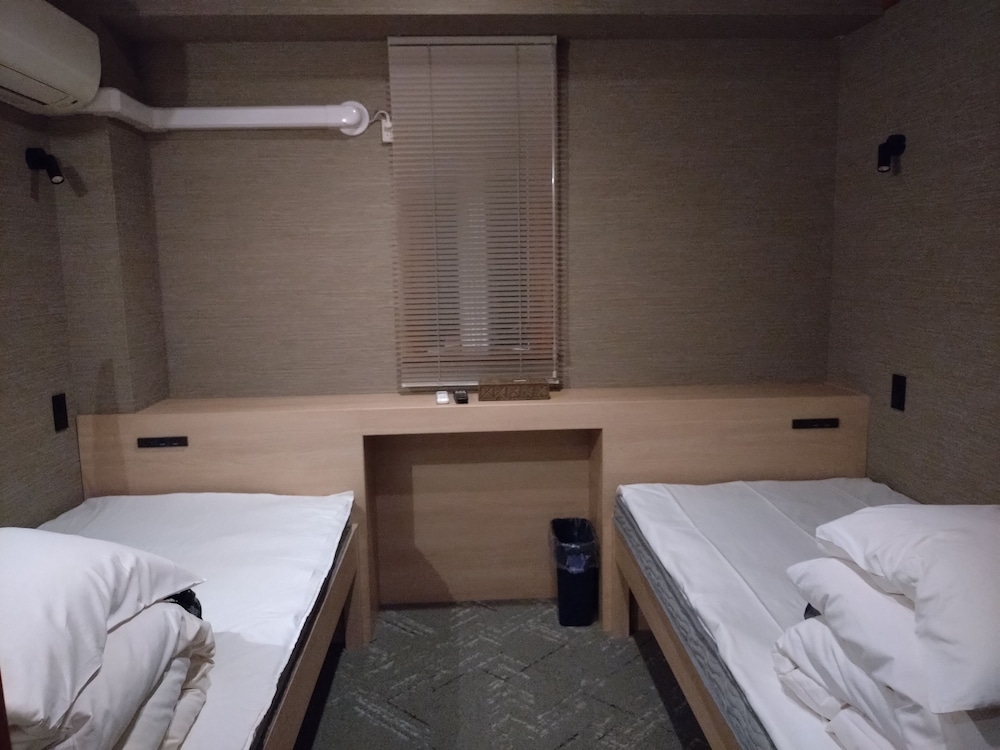 Twin Room, 4 PM check in, Men Only (With Spa Option, Tattoo may not be permitted. Pay at the hotel.) | カプセル・イン大阪 - 男性専用