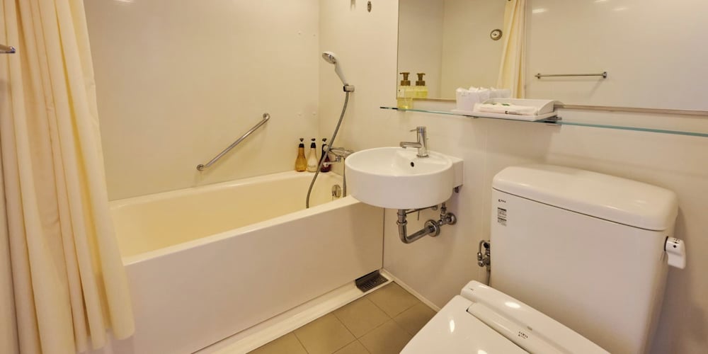 [オーシャンビュー] 和洋室45平米 バスルーム1 | パレスインムーンビーチ