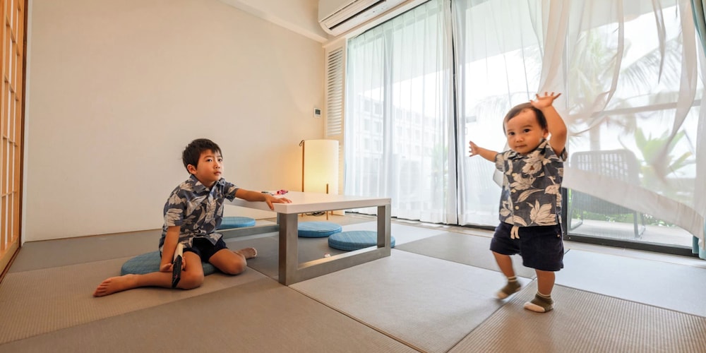 [オーシャンビュー] 和洋室45平米 客室10 | パレスインムーンビーチ