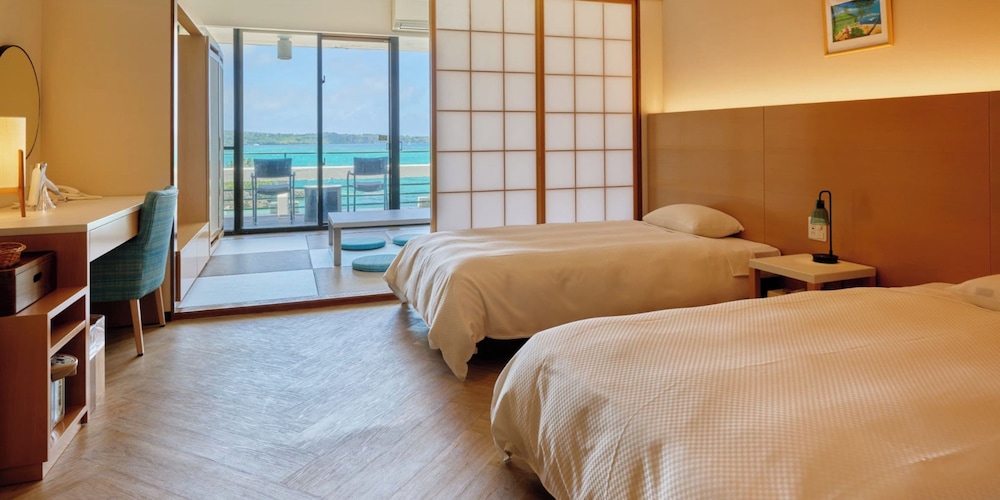 [オーシャンビュー] 和洋室45平米 客室11 | パレスインムーンビーチ
