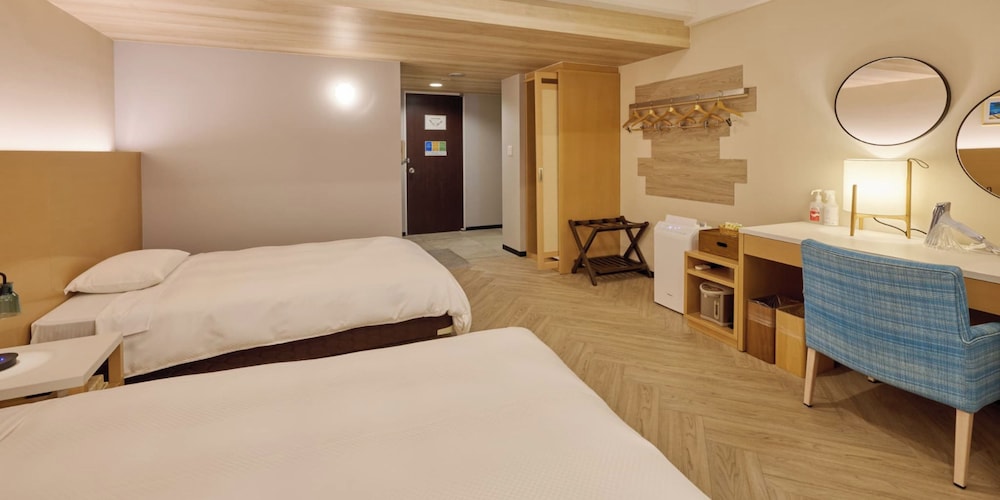 [オーシャンビュー] 和洋室45平米 客室13 | パレスインムーンビーチ