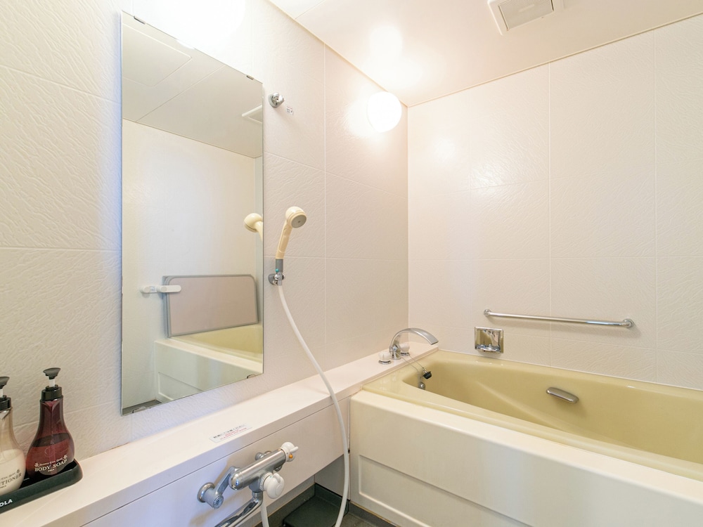 デラックスツイン バスルーム1 | ホテルベルフォート日向