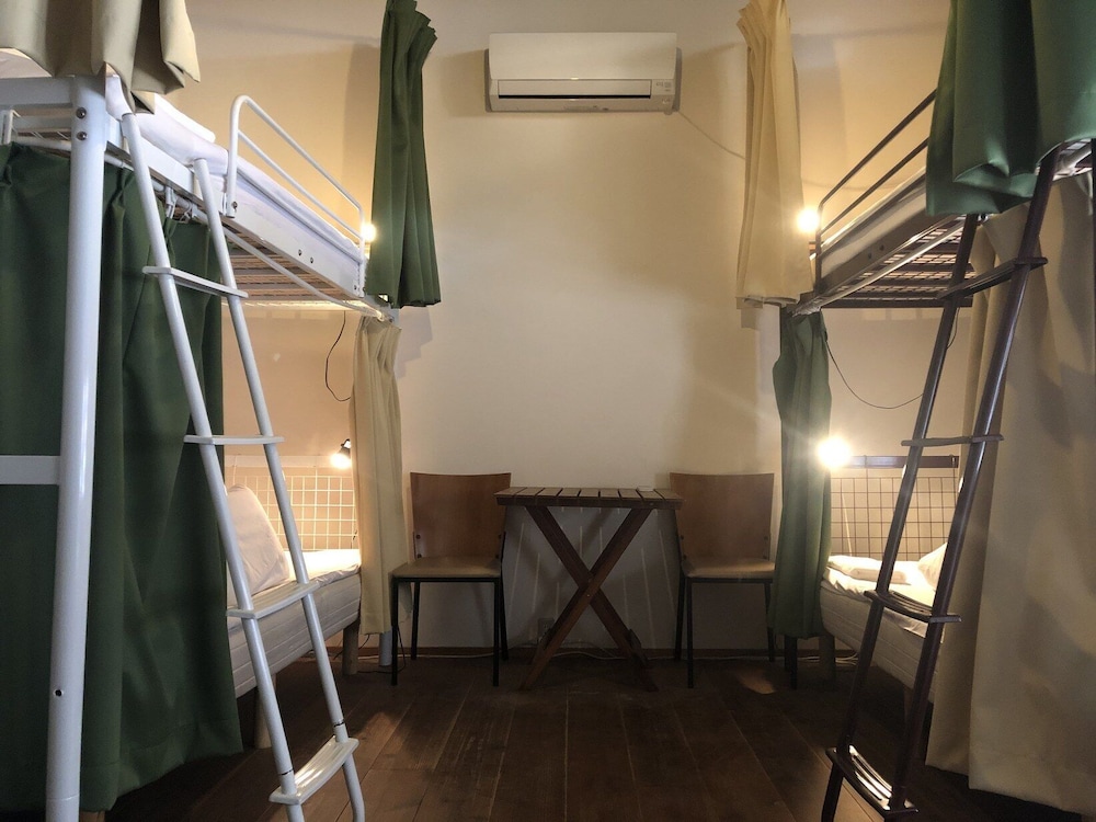 4 人部屋 禁煙 共用バスルーム | ザ ディア パーク イン