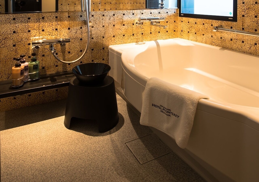 パーシャルオーシャンビューデラックス(3階-4階）, 禁煙 バスルーム0 | ホテルモントレ沖縄 スパ & リゾート