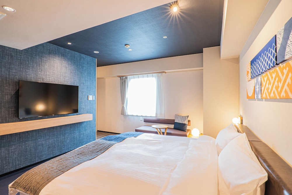 デラックス ダブルルーム キングベッド 1 台 禁煙 客室2 | -SPA RESORT- 名古屋笠寺ホテル