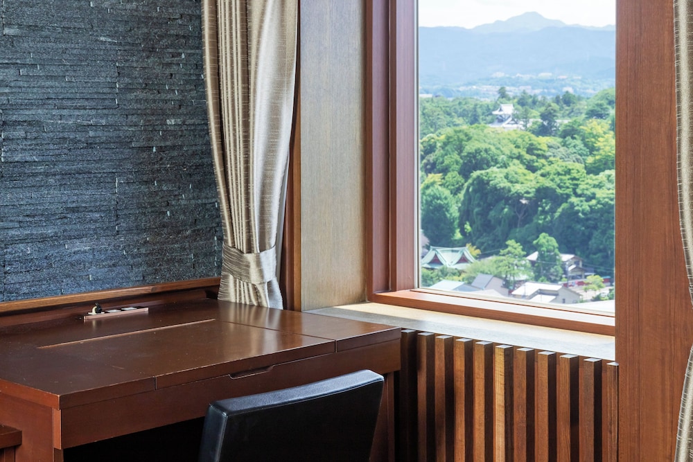 スイート シングルベッド 2 台 (Castle View) 客室3 | ANAホリデイ・イン金沢スカイ by IHG