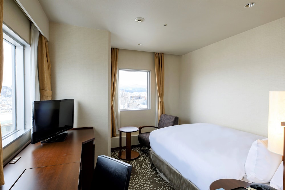スタンダード ルーム ダブルベッド 1 台 客室0 | ANAホリデイ・イン金沢スカイ by IHG