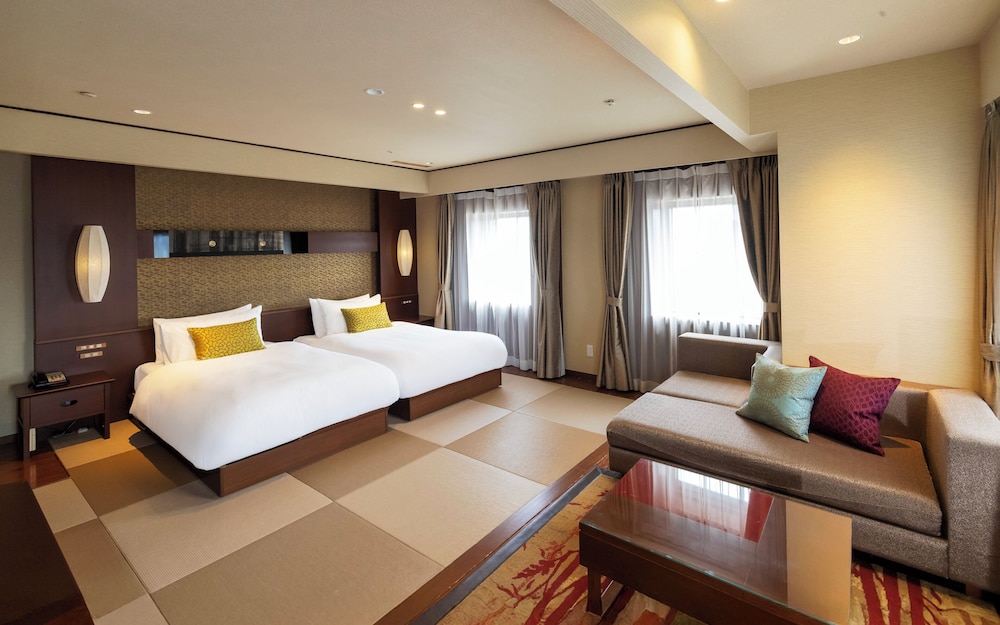 スイート シングルベッド 2 台 (Castle View) 客室5 | ANAホリデイ・イン金沢スカイ by IHG