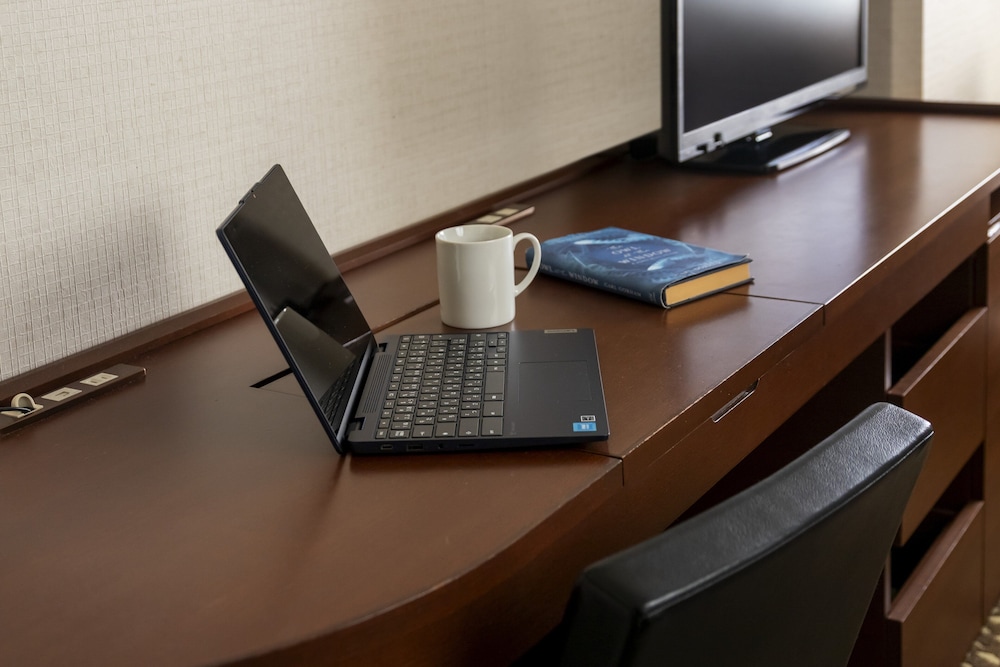 スタンダード ルーム ダブルベッド 1 台 客室4 | ANAホリデイ・イン金沢スカイ by IHG