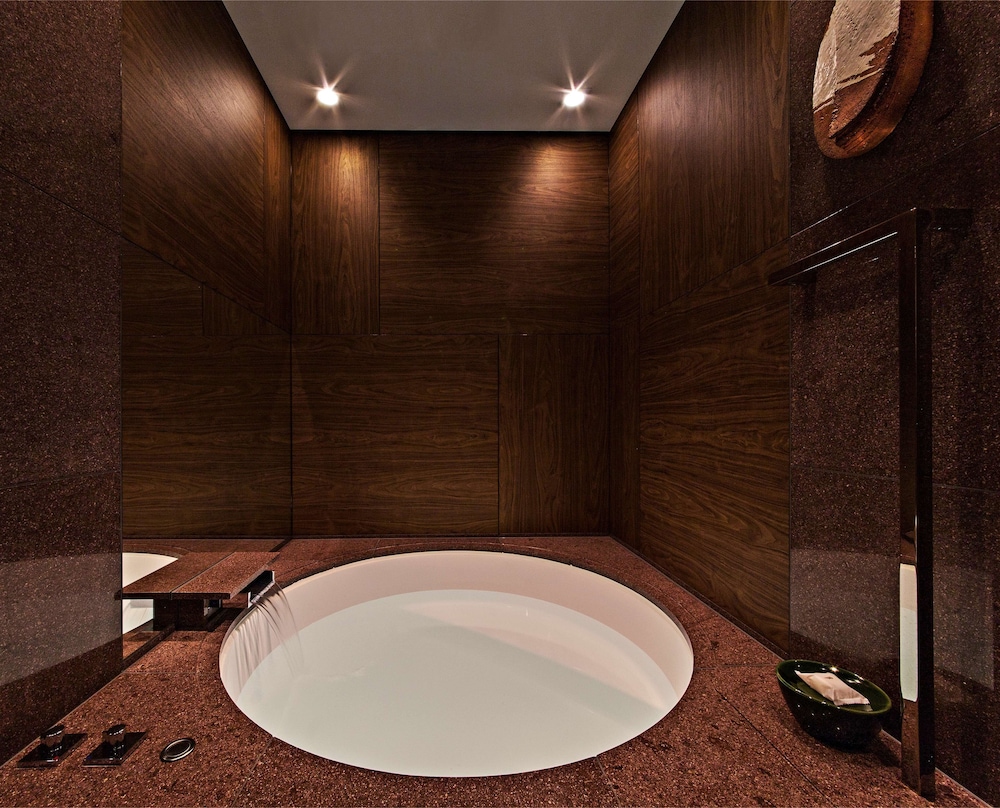 ルーム キングベッド 1 台 パークビュー バスルーム0 | アンダーズ東京 虎ノ門ヒルズ - ア コンセプト バイ ハイアット