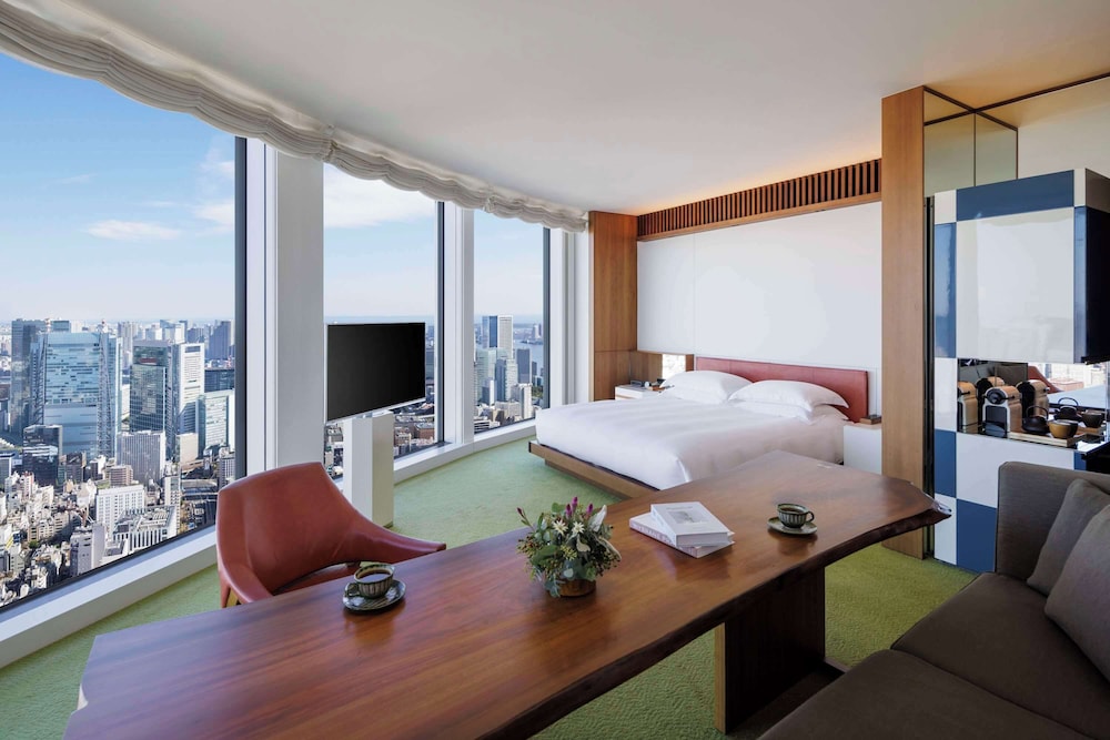 デラックス ルーム キングベッド 1 台 | アンダーズ東京 虎ノ門ヒルズ - ア コンセプト バイ ハイアット