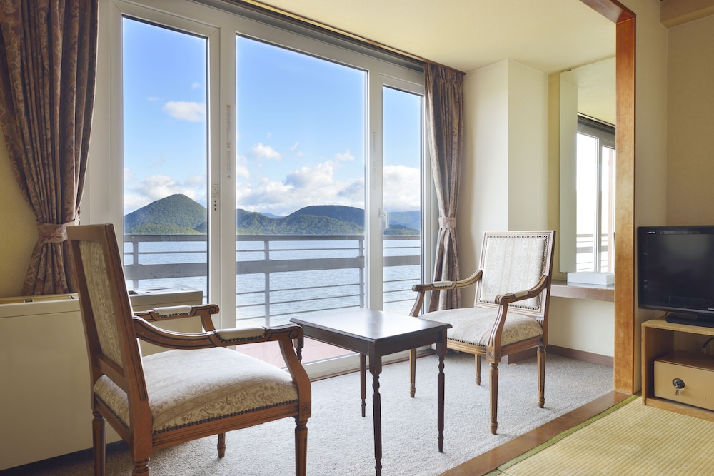 [湖側] 和室8-10畳 禁煙 部屋からの景観0 | 洞爺湖万世閣ホテル レイクサイドテラス