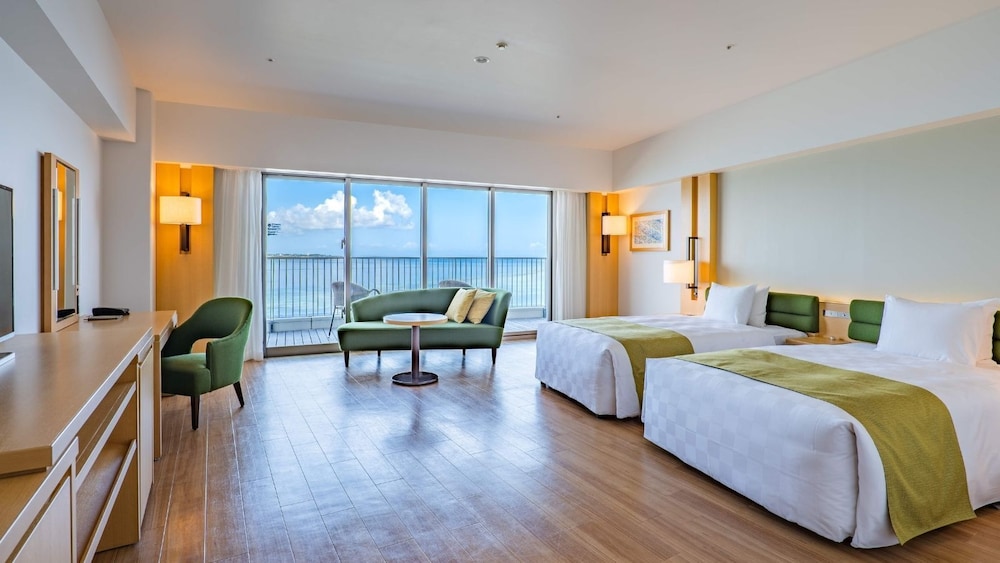 オーシャンユニバーサルルーム 禁煙 客室1 | オリオンホテル モトブ リゾート＆スパ