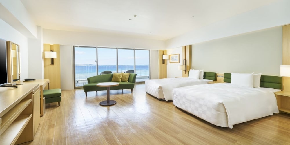 オーシャンユニバーサルルーム 禁煙 客室2 | オリオンホテル モトブ リゾート＆スパ