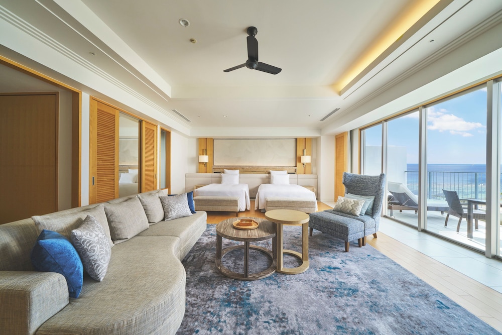 クラブスイートツインルーム 禁煙 客室1 | オリオンホテル モトブ リゾート&スパ