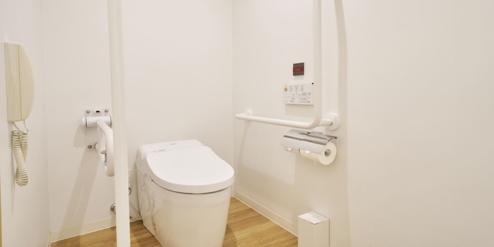 オーシャンユニバーサルルーム 禁煙 バスルーム0 | オリオンホテル モトブ リゾート＆スパ