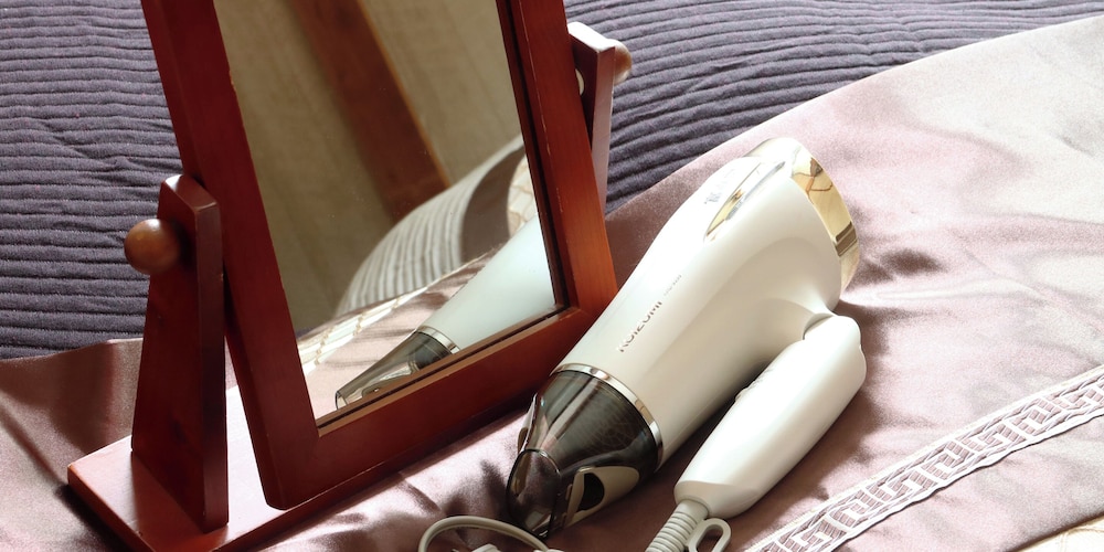 ツインルーム (禁煙) 客室の設備とサービス2 | 温泉ビジネスホテル富喜屋