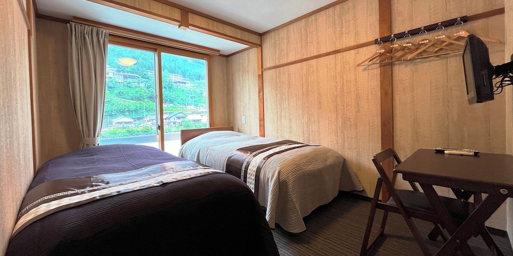 ツインルーム (禁煙) | 温泉ビジネスホテル富喜屋