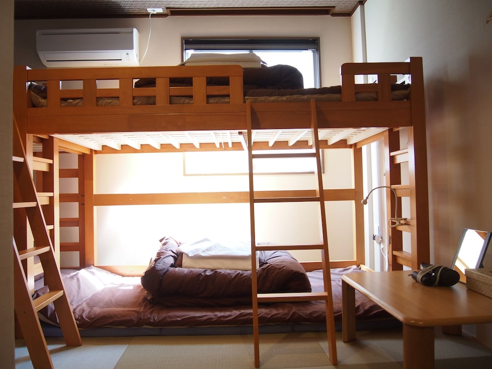 二段ベッド　トリプルルーム (2段ベッド2台, バスルーム付き) 客室2 | Fukuoka Hana Hostel - 福岡花宿 -