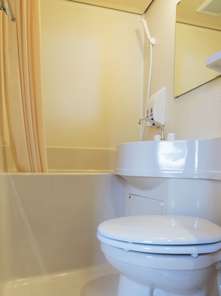 二段ベッドツイン (バスルーム付き) バスルーム1 | Fukuoka Hana Hostel - 福岡花宿 -