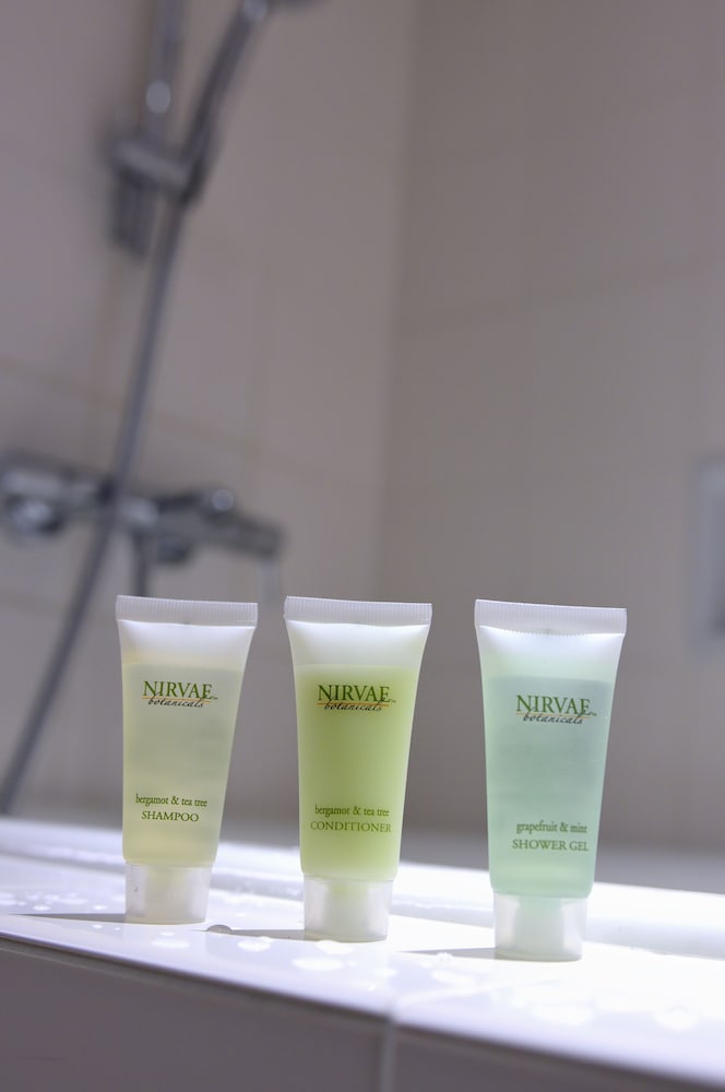 ルーム ダブルベッド 1 台 禁煙 客室の設備とサービス0 | コートヤード・バイ・マリオット 東京ステーション