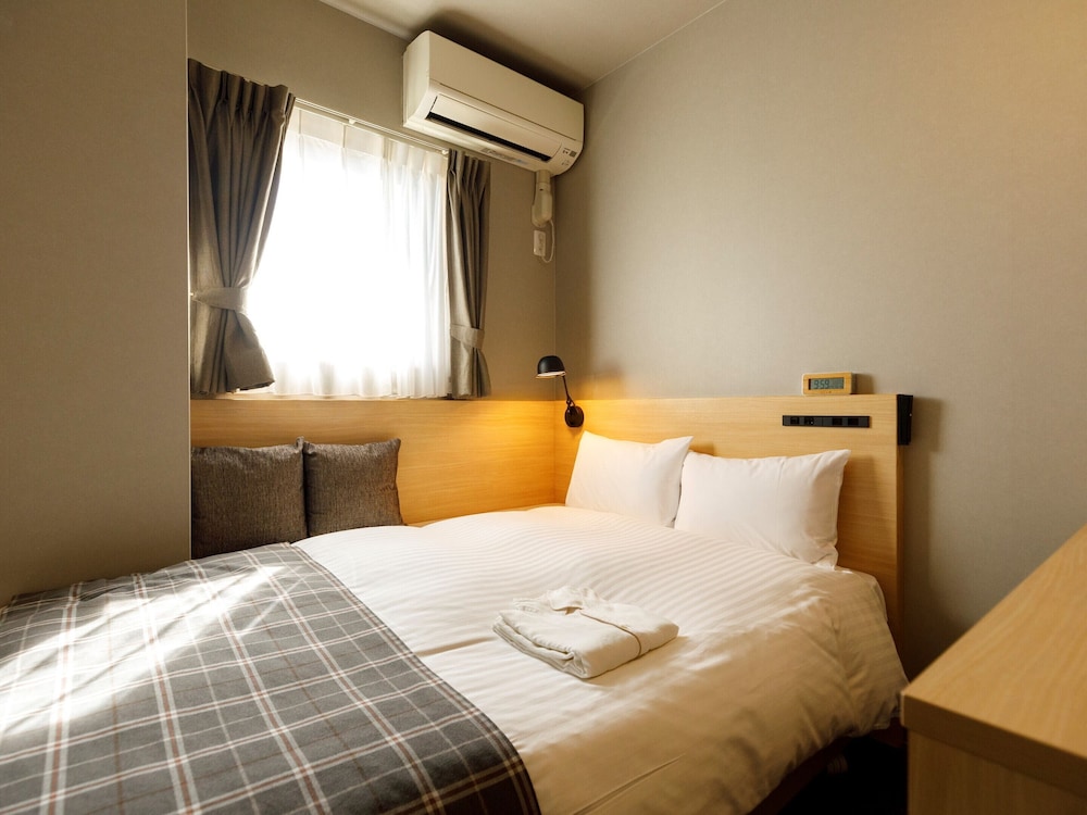 セミダブルルーム 禁煙 客室3 | ホテル ラ フォレスタ